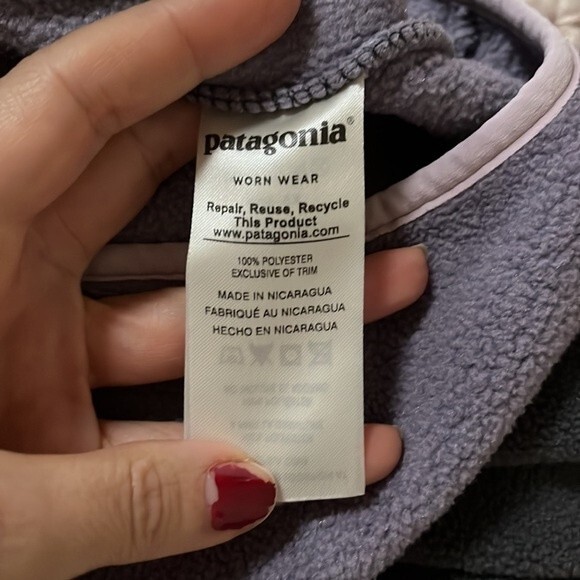 Patagonia's Lightweight Synchilla Snap-T Pullover in Smoky Violet S NWOT - Picture 10 of 12